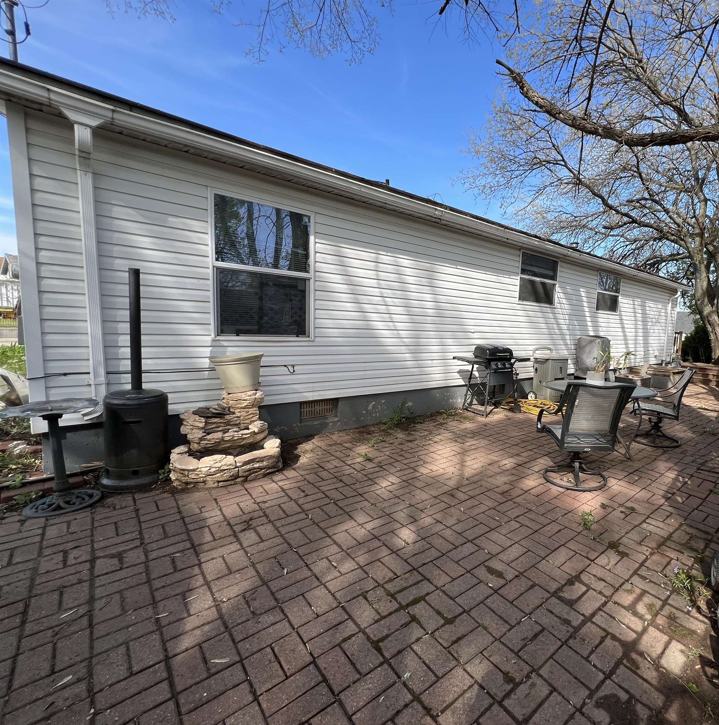235 State St, Augusta, Kansas image 28