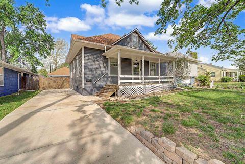 Homes For Sale - 1012 Pershing St<br/> Saline County, Salina, KS 67401