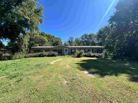 Homes For Sale - 306 N Olive St<br/> Marion County, Peabody, KS 66866