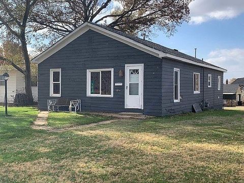 Homes For Sale - 727 Elm St<br/> Ottawa County, Minneapolis, KS 67467