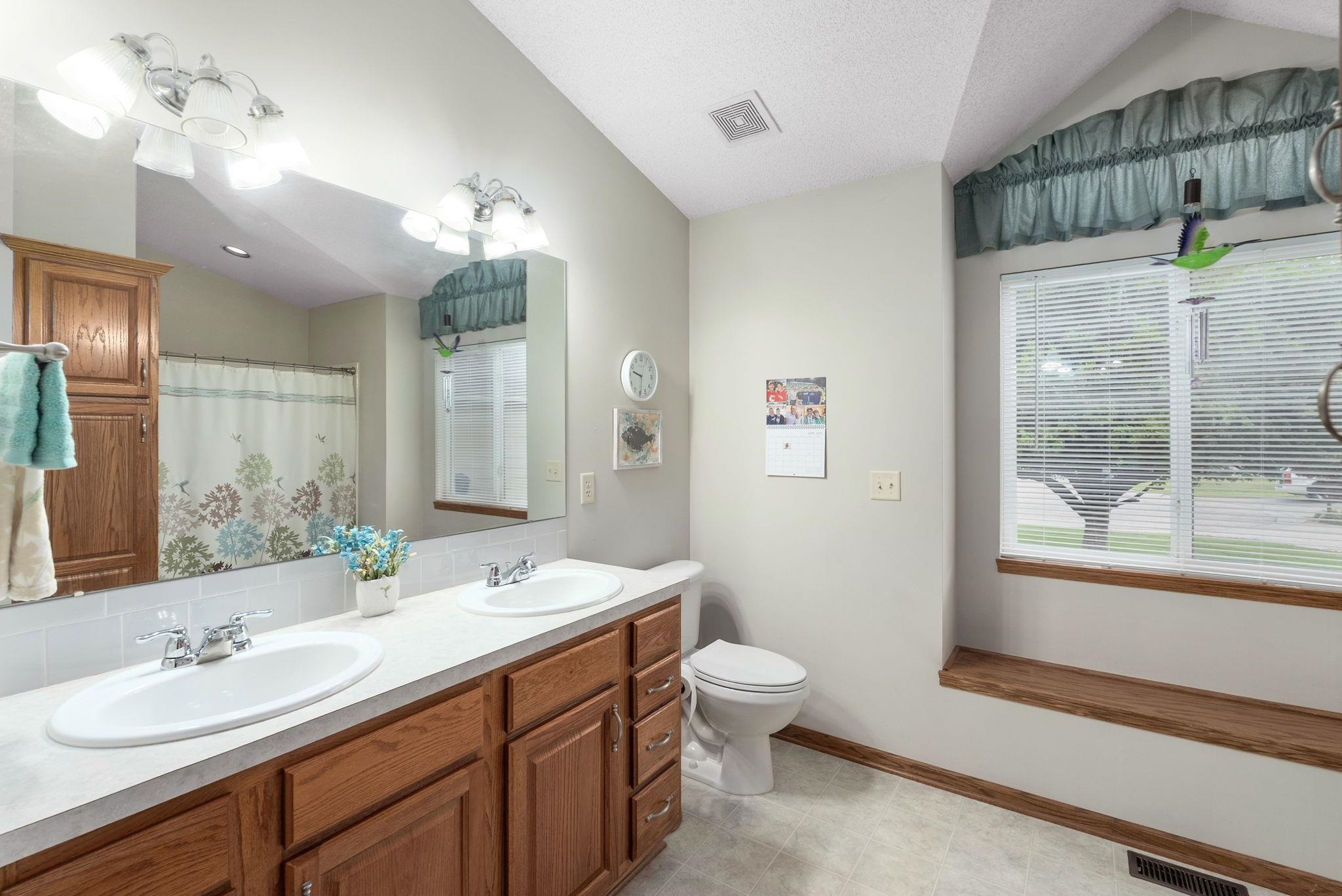 2539 E Ventnor Ct, Park City, Kansas image 13