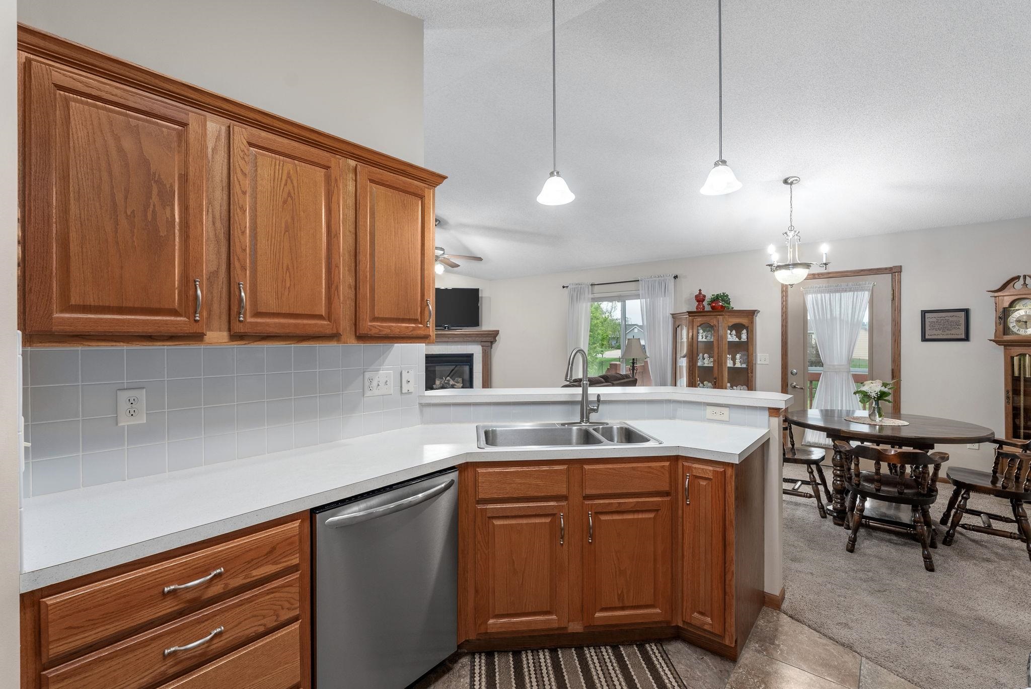 2539 E Ventnor Ct, Park City, Kansas image 9