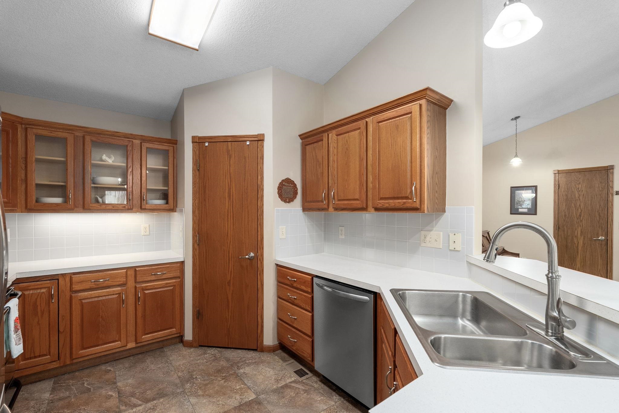 2539 E Ventnor Ct, Park City, Kansas image 7