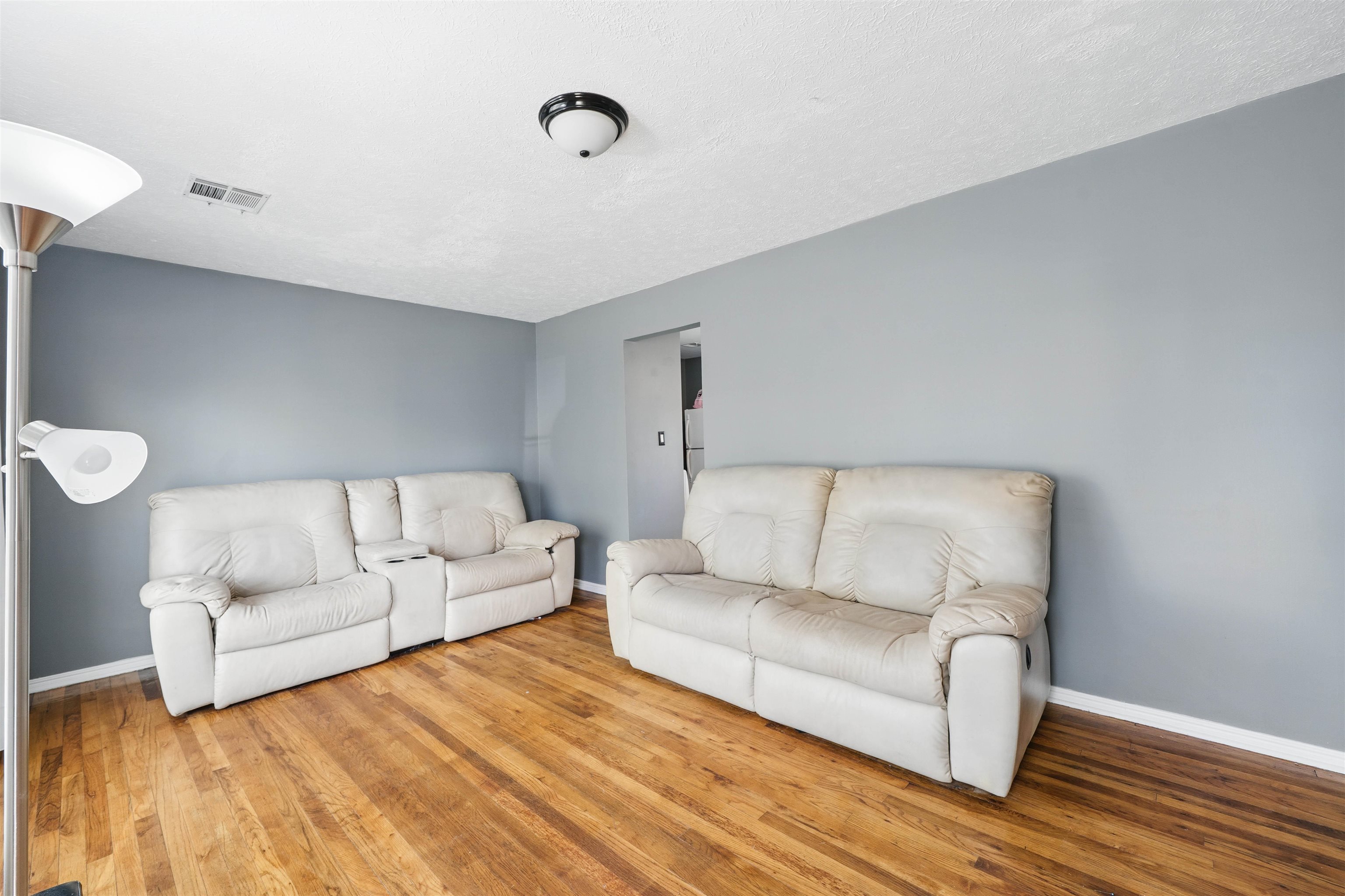 718 W 44th St S, Wichita, Kansas image 4