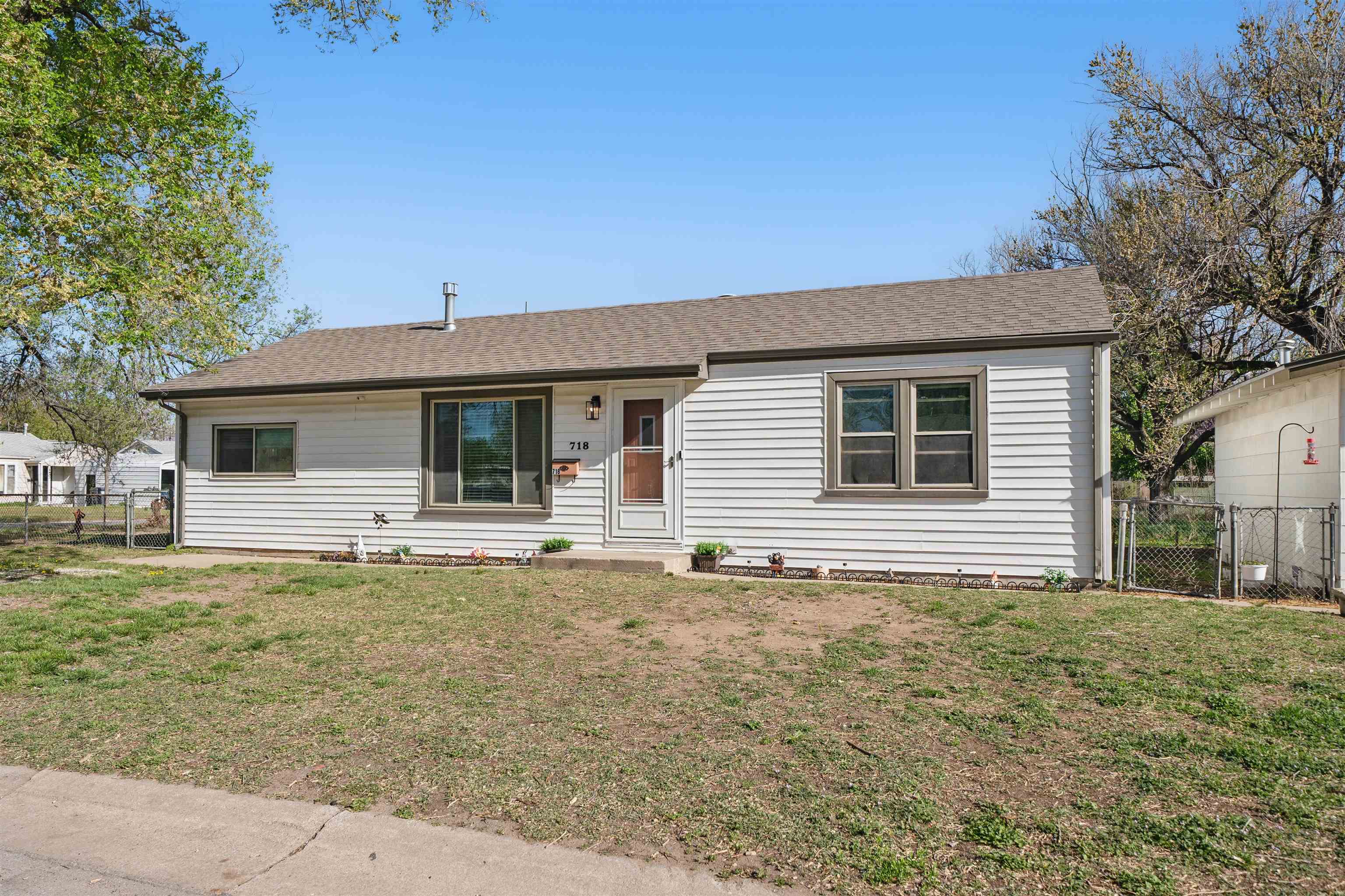 718 W 44th St S, Wichita, Kansas image 24