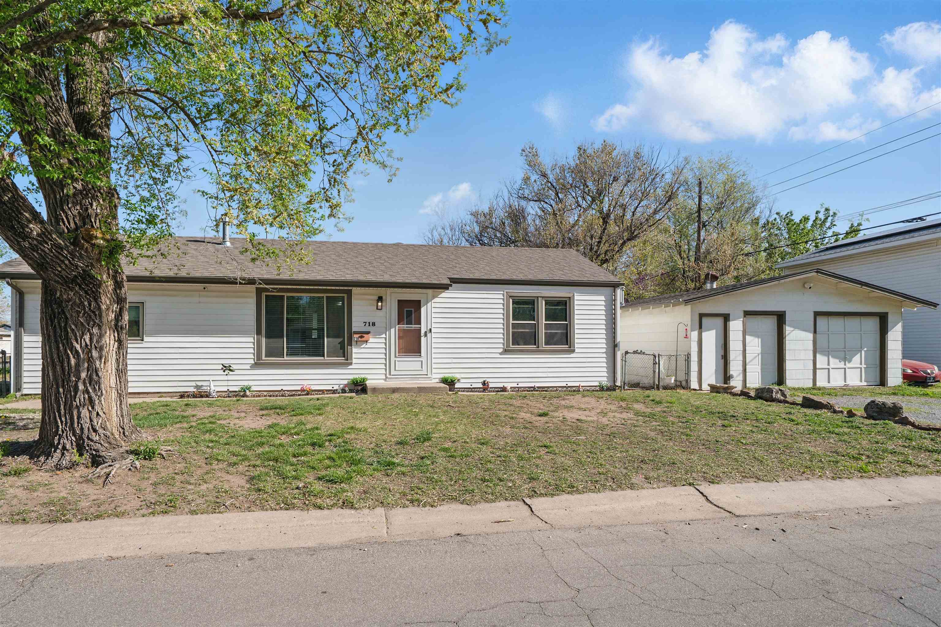 718 W 44th St S, Wichita, Kansas image 2