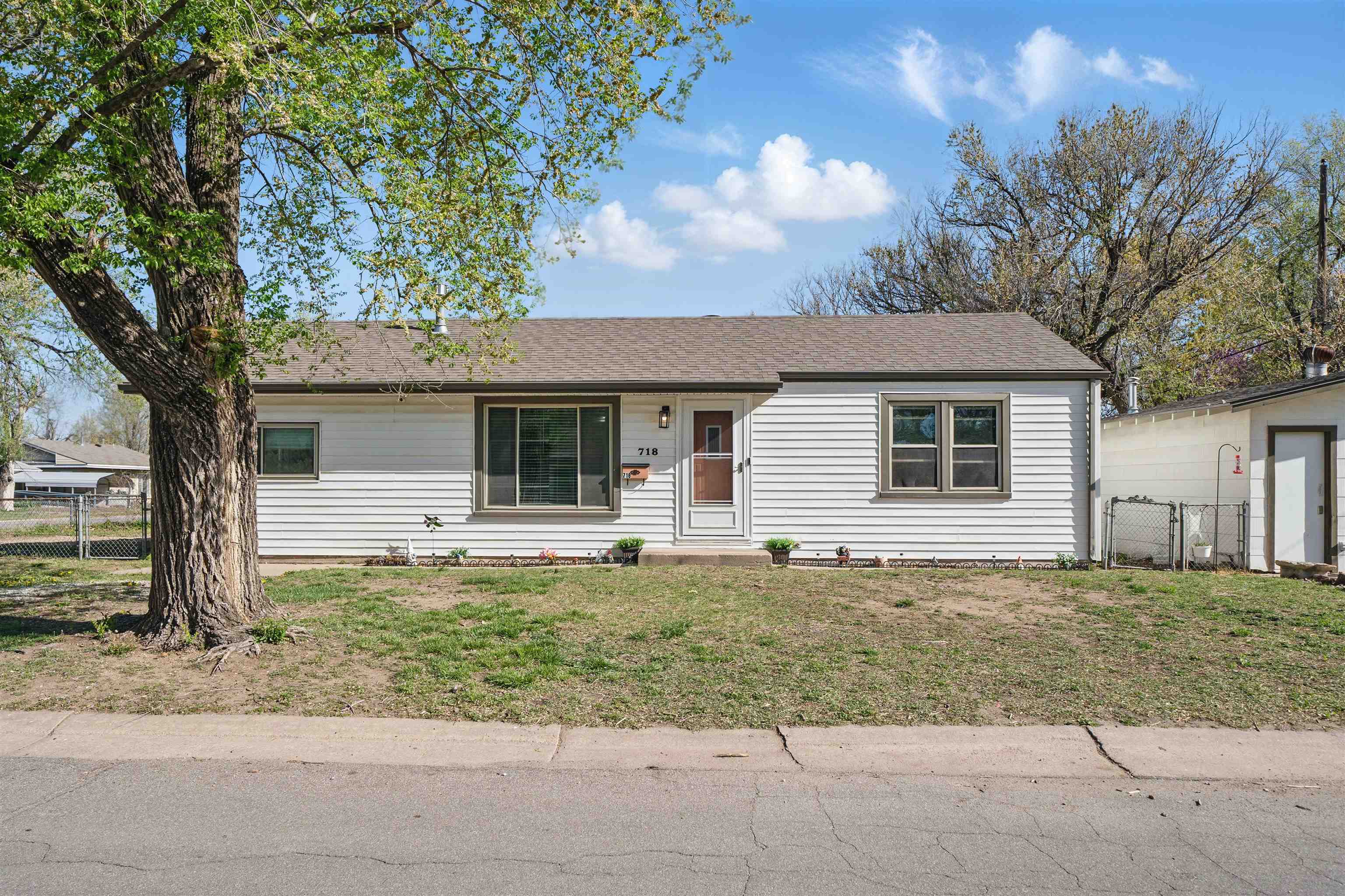 718 W 44th St S, Wichita, Kansas image 1