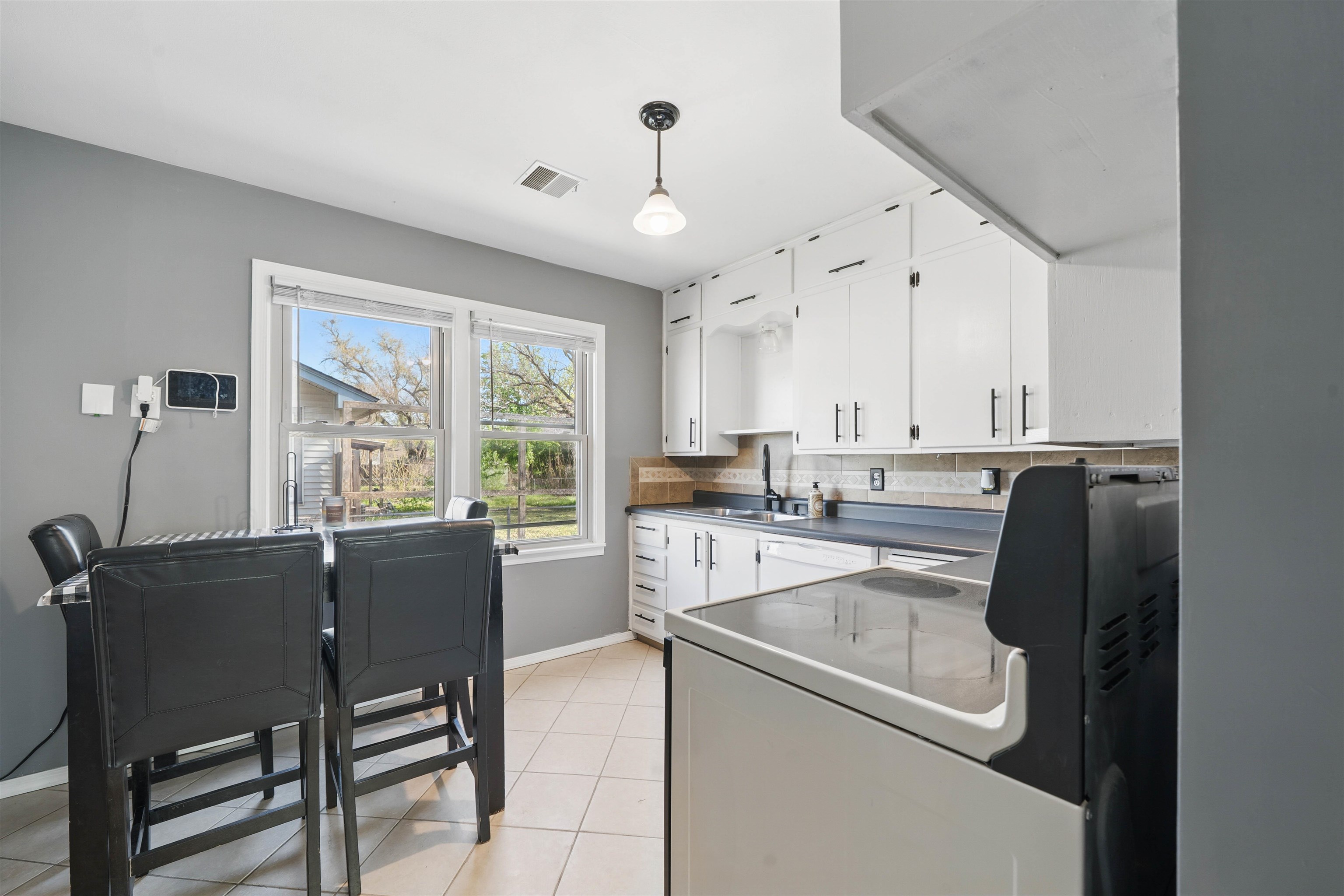 718 W 44th St S, Wichita, Kansas image 8