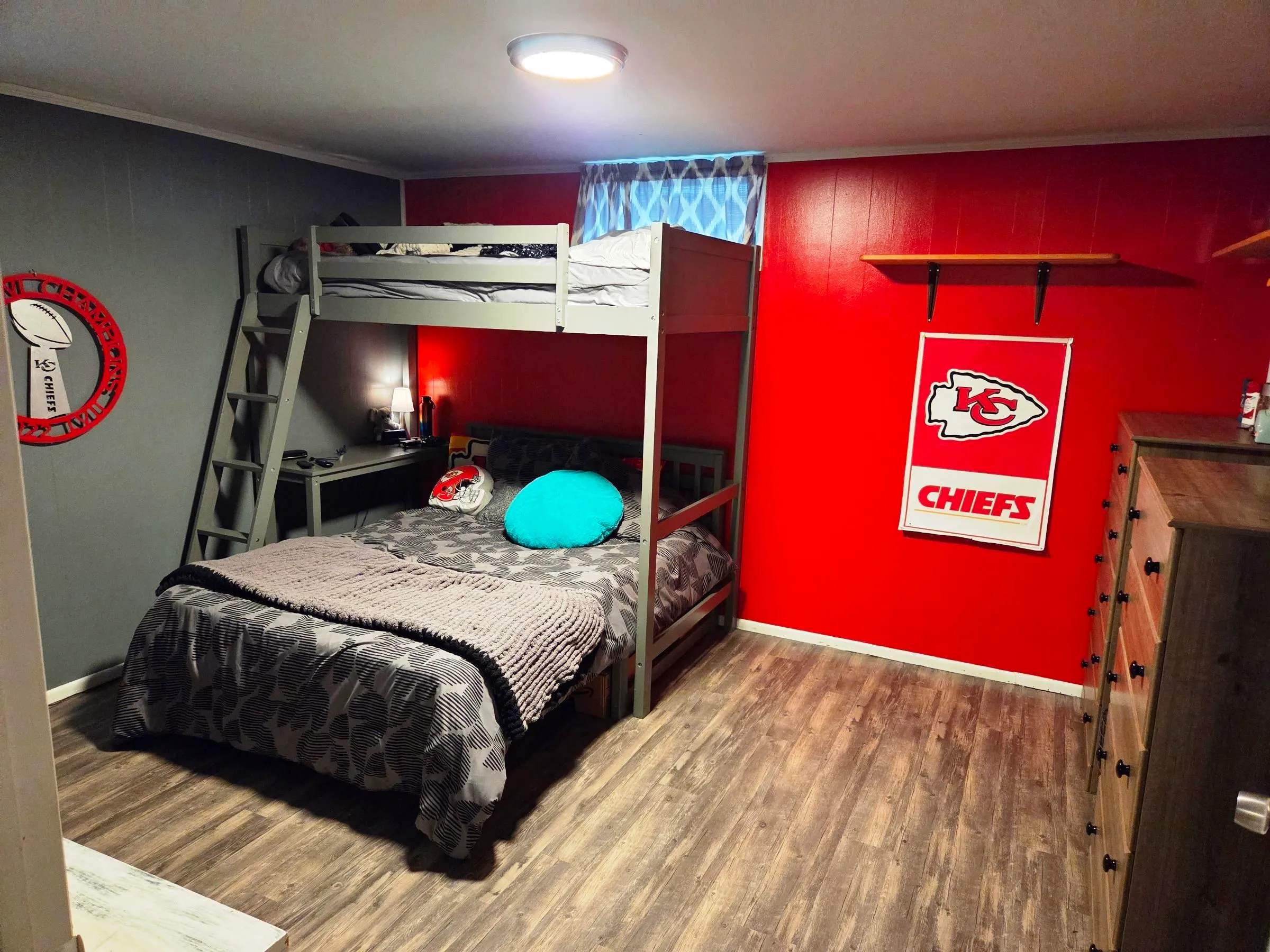 Newton, Kansas 67114, United States, 3 Bedrooms Bedrooms, ,2 BathroomsBathrooms,Residential,Pending,210464