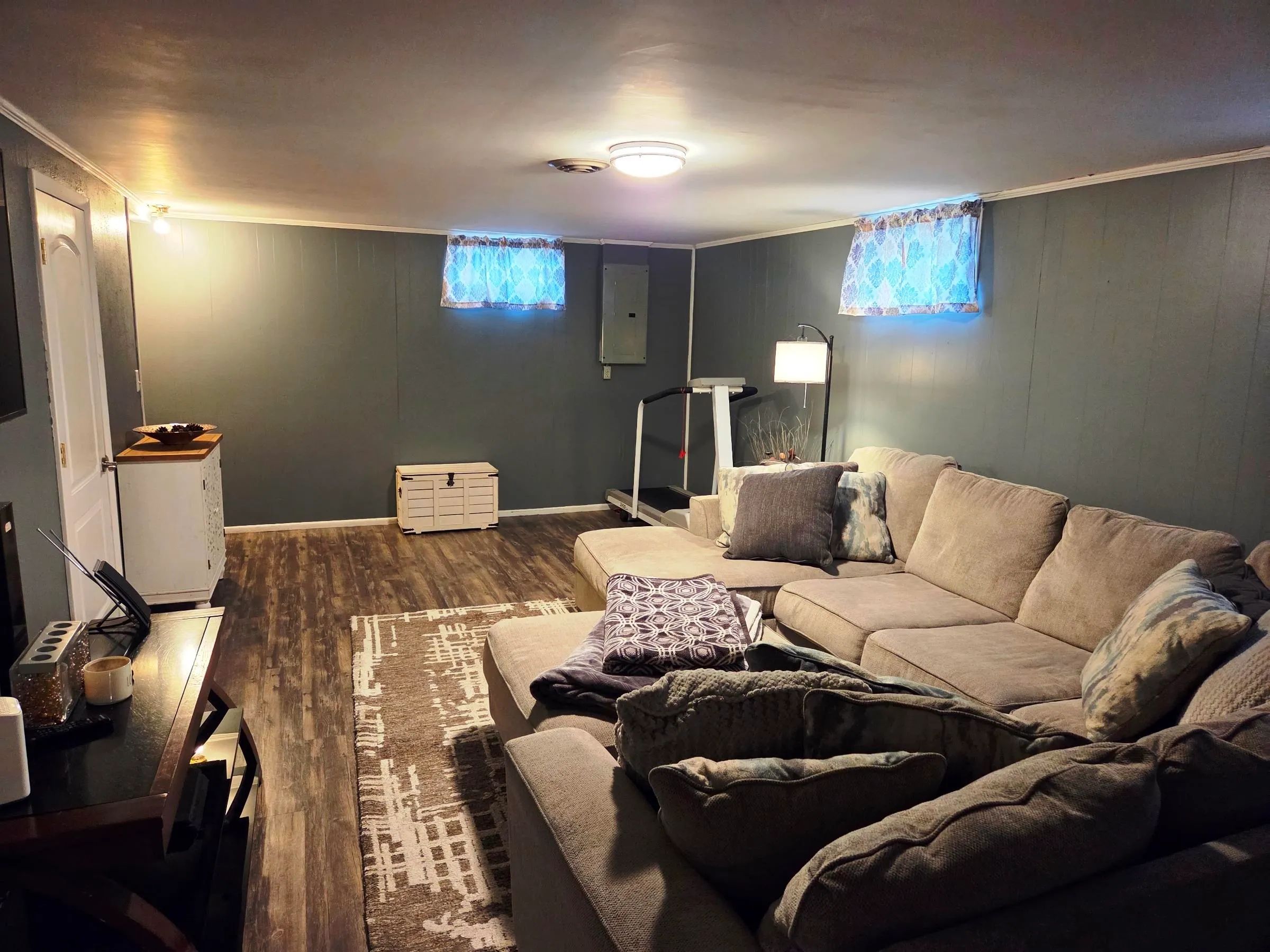 Newton, Kansas 67114, United States, 3 Bedrooms Bedrooms, ,2 BathroomsBathrooms,Residential,Pending,210464