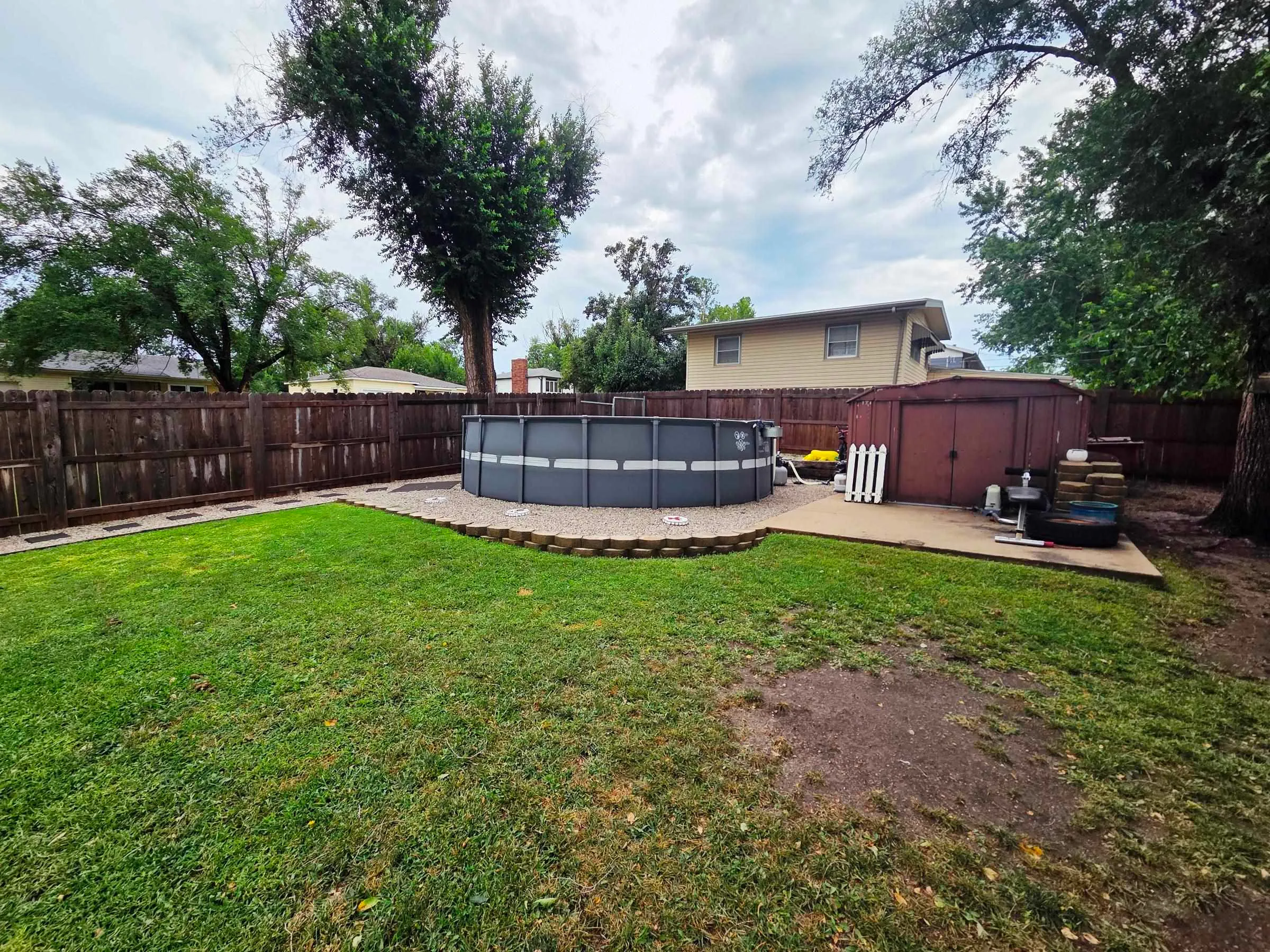 Newton, Kansas 67114, United States, 3 Bedrooms Bedrooms, ,2 BathroomsBathrooms,Residential,Pending,210464