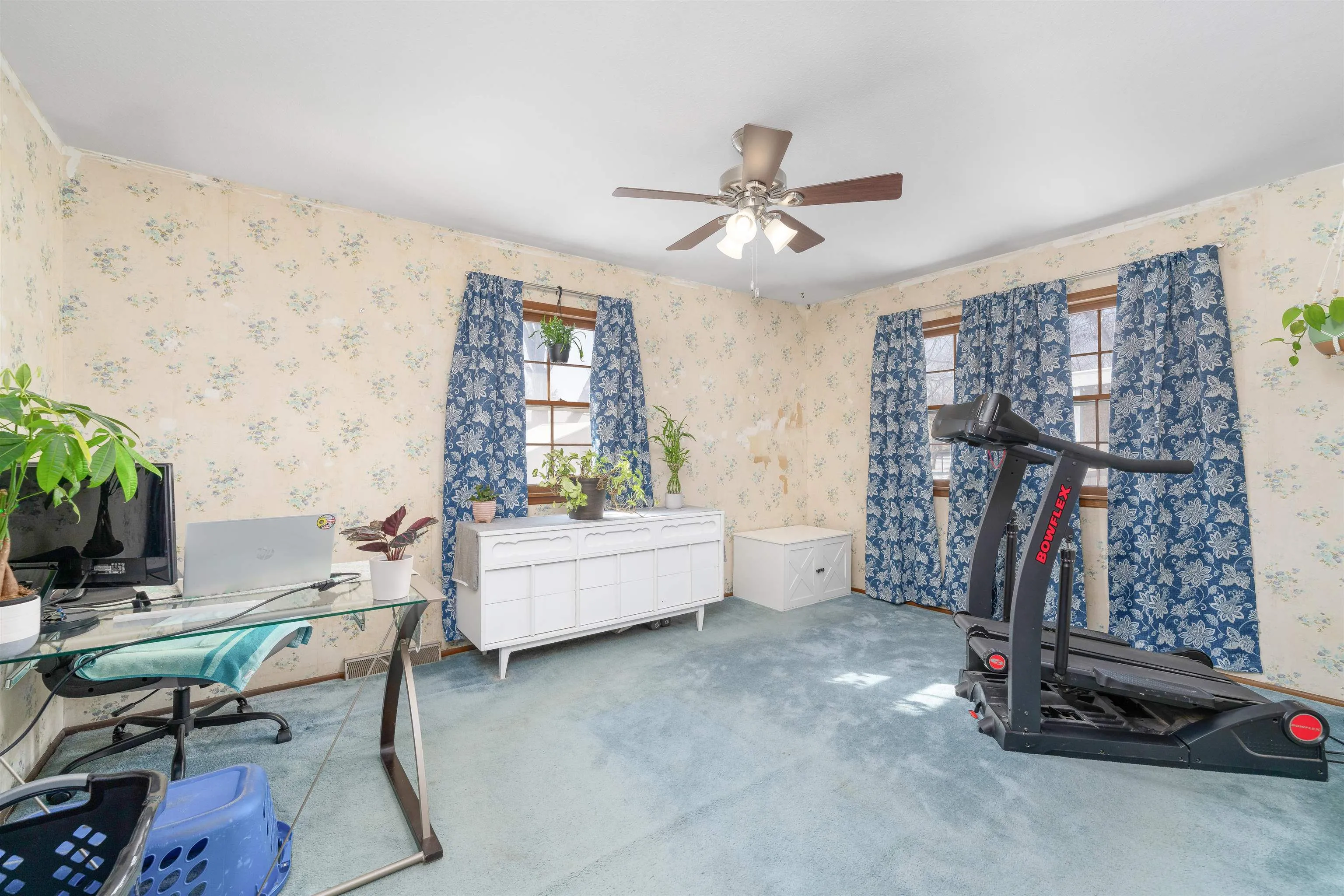 Wichita, Kansas 67204, United States, 3 Bedrooms Bedrooms, ,2 BathroomsBathrooms,Residential,Pending,3972