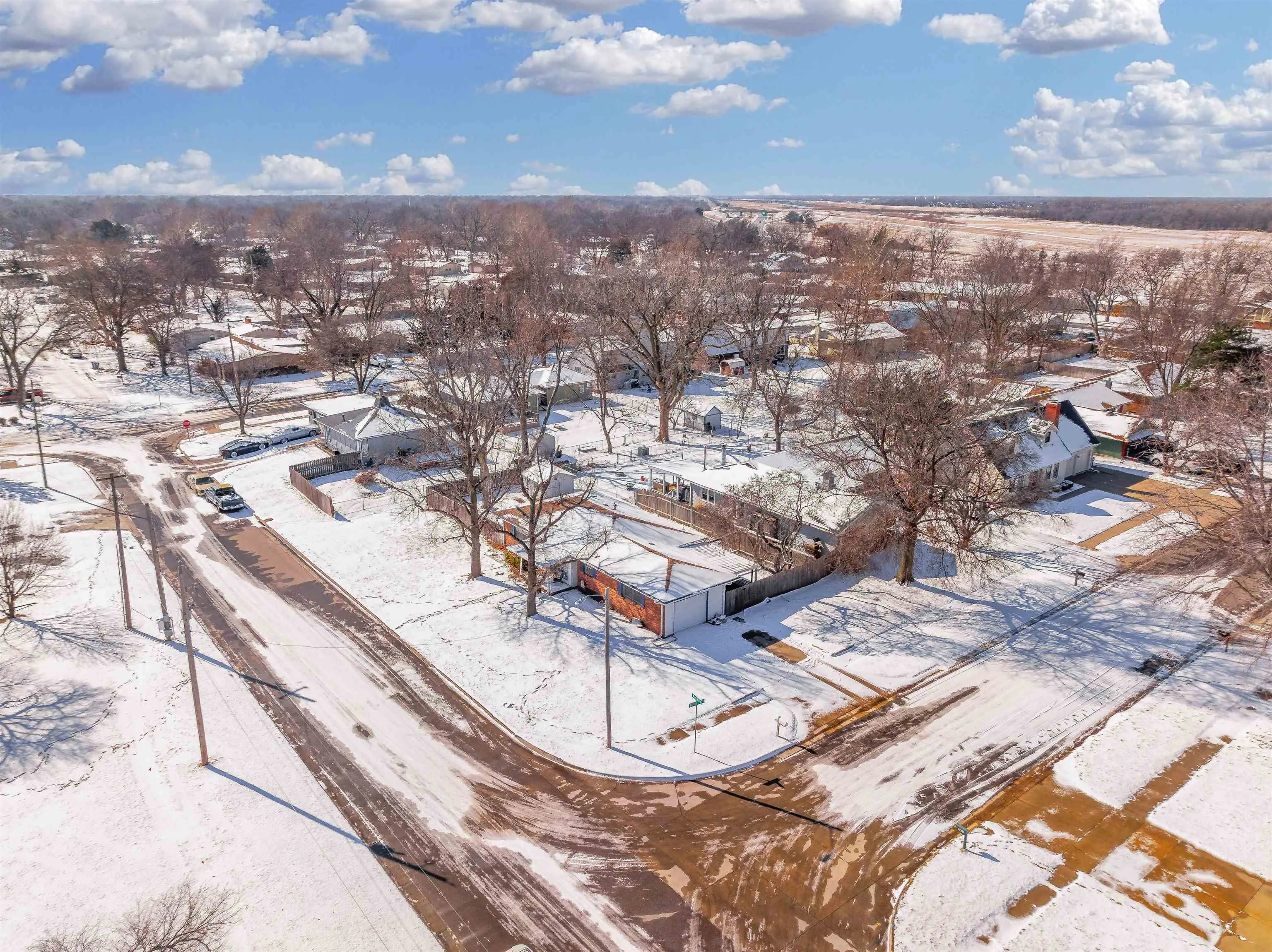 Wichita, Kansas 67204, United States, 3 Bedrooms Bedrooms, ,2 BathroomsBathrooms,Residential,Pending,3972