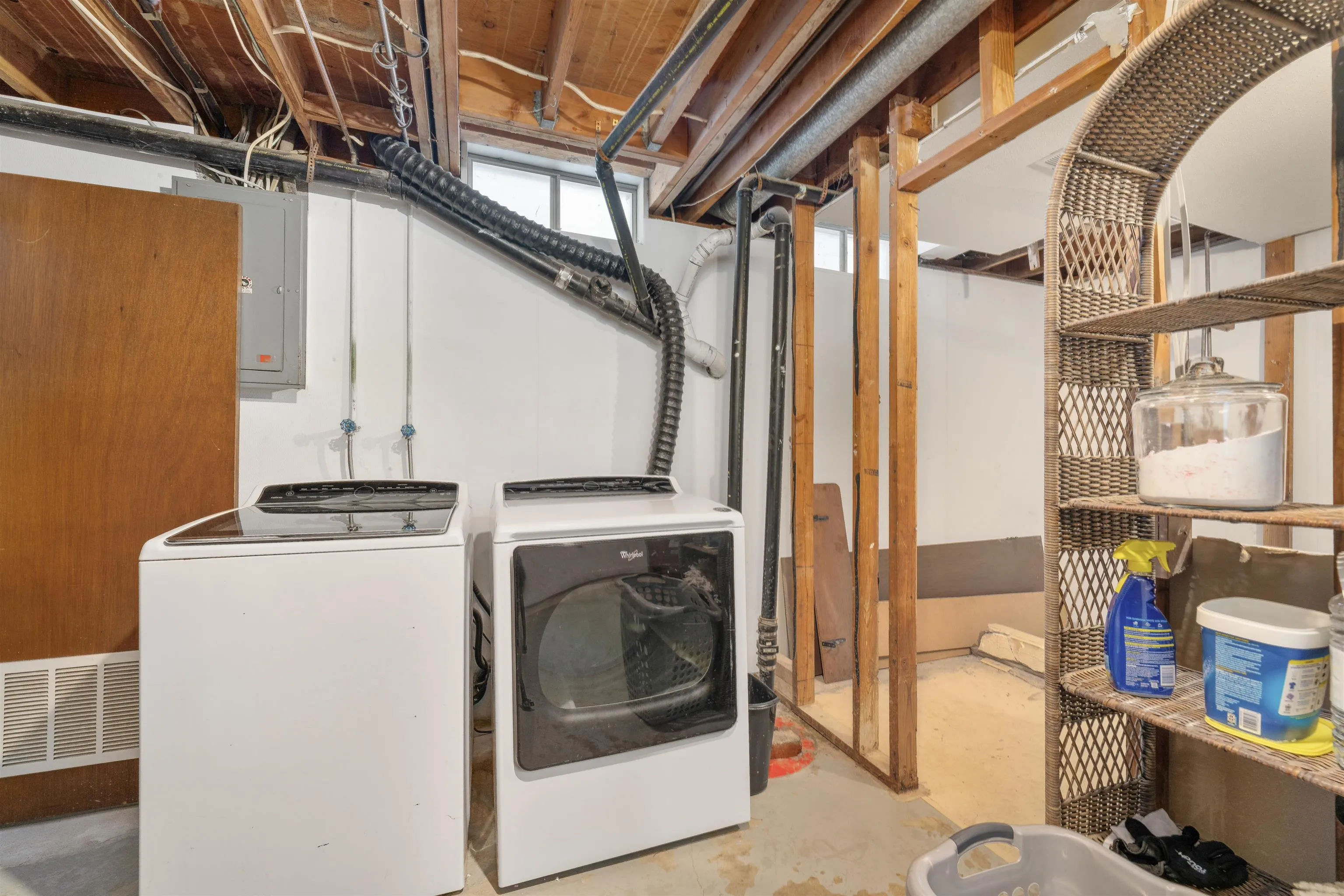 Wichita, Kansas 67204, United States, 3 Bedrooms Bedrooms, ,2 BathroomsBathrooms,Residential,Pending,3972