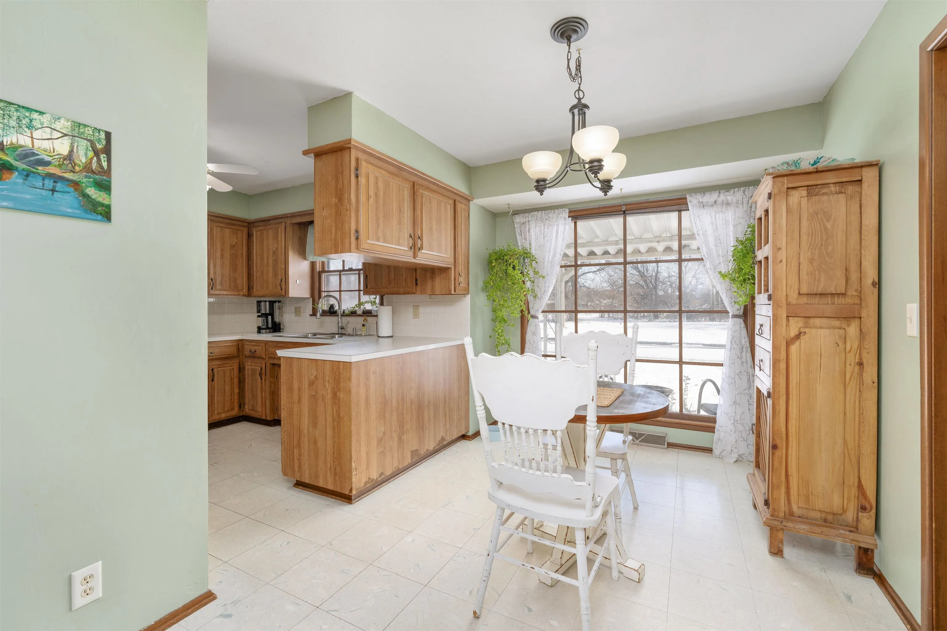 Wichita, Kansas 67204, United States, 3 Bedrooms Bedrooms, ,2 BathroomsBathrooms,Residential,Pending,3972