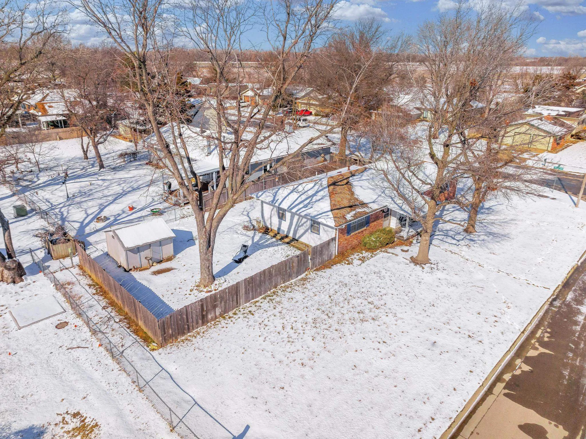 Wichita, Kansas 67204, United States, 3 Bedrooms Bedrooms, ,2 BathroomsBathrooms,Residential,Pending,3972