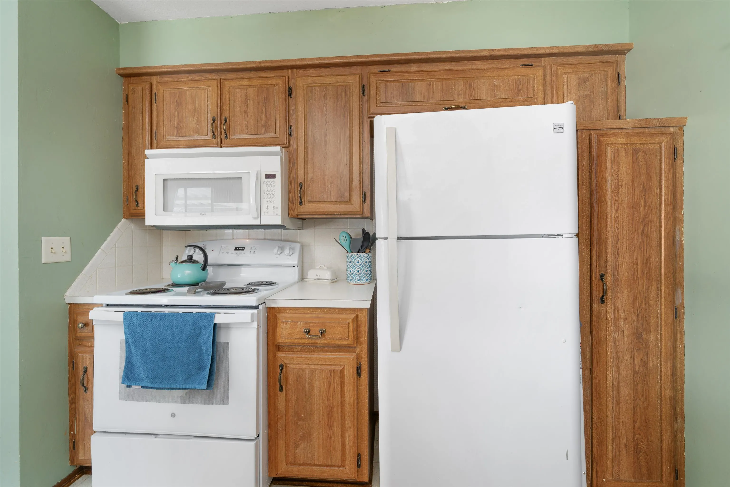 Wichita, Kansas 67204, United States, 3 Bedrooms Bedrooms, ,2 BathroomsBathrooms,Residential,Pending,3972