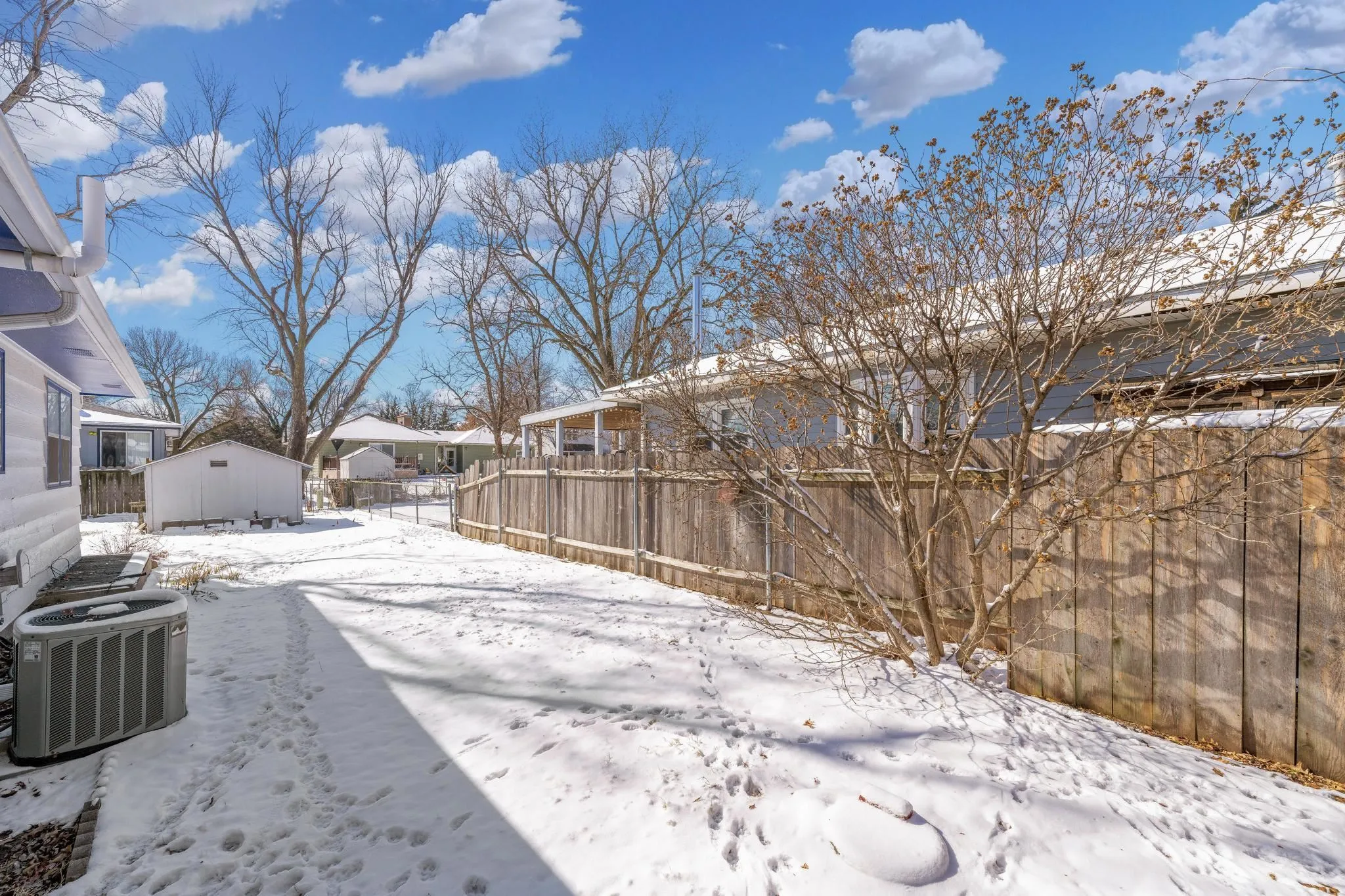 Wichita, Kansas 67204, United States, 3 Bedrooms Bedrooms, ,2 BathroomsBathrooms,Residential,Pending,3972