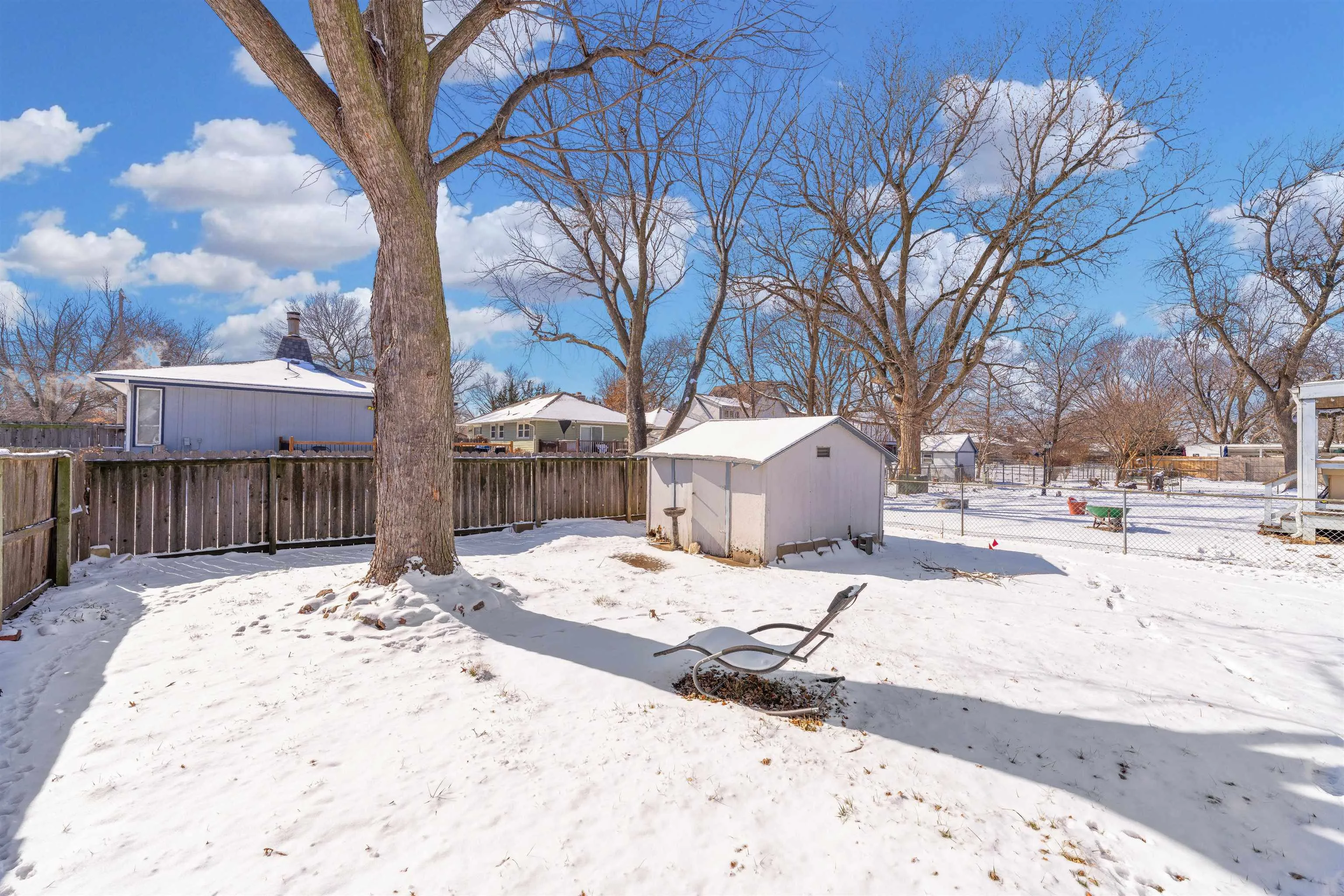 Wichita, Kansas 67204, United States, 3 Bedrooms Bedrooms, ,2 BathroomsBathrooms,Residential,Pending,3972