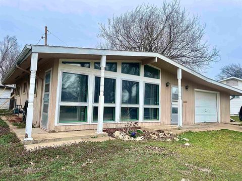 Homes For Sale - 152 Random Rd<br/> Cowley County, Arkansas City, KS 67005