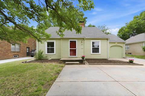 Homes For Sale - 151 N Edgemoor St<br/> Wichita, KS 67208