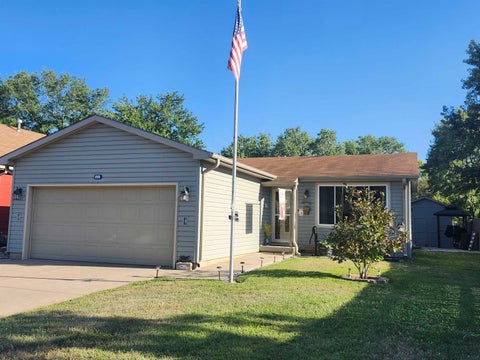 Homes For Sale - 909 E 52nd St S St<br/> Sedgwick County, Wichita, KS 67216