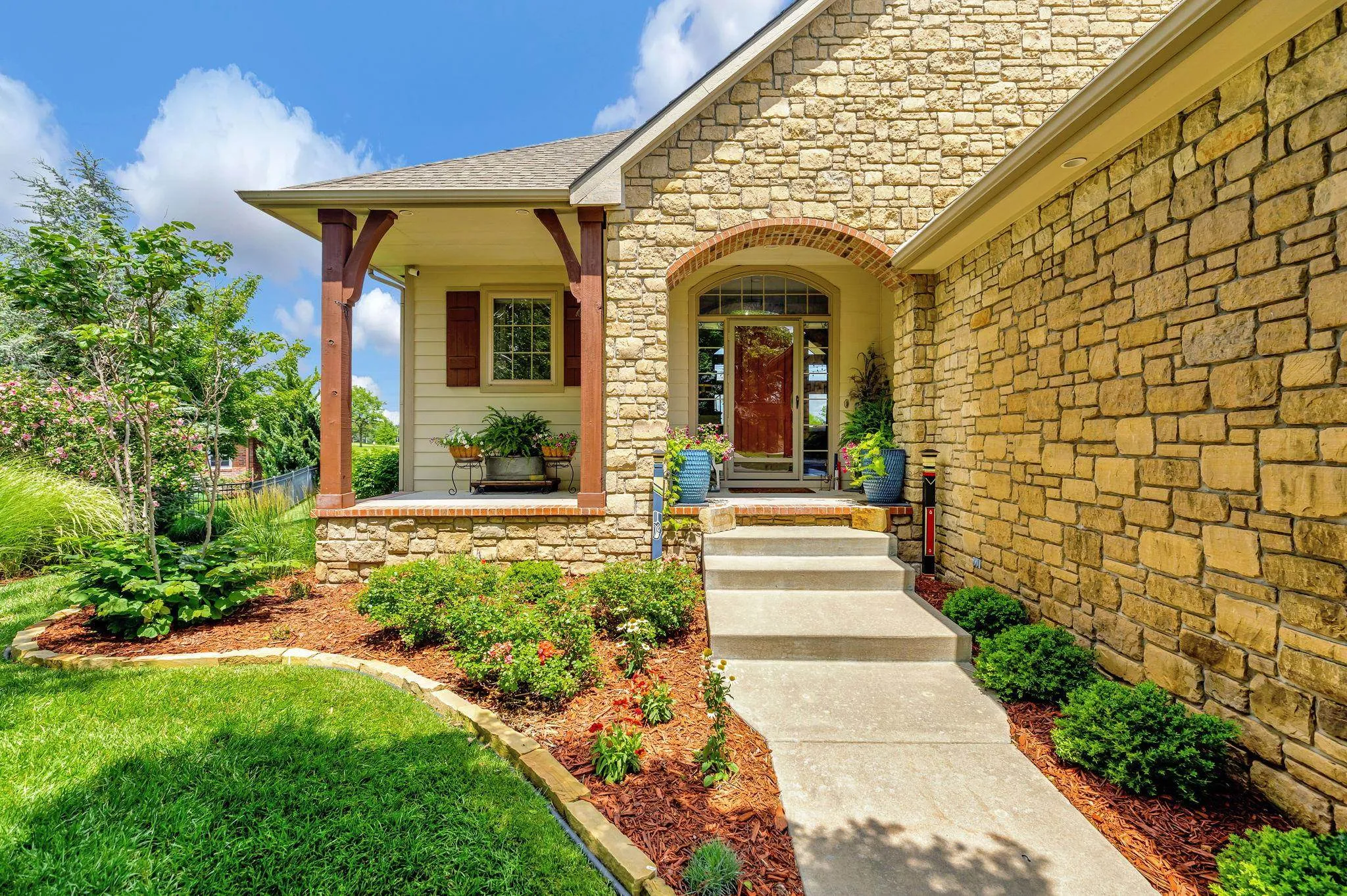 Derby, Kansas 67037, United States, 2 Bedrooms Bedrooms, ,3 BathroomsBathrooms,Residential,Active,156850