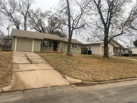 Homes For Sale - 1928 N Prairie Ln<br/> Augusta, KS 67010
