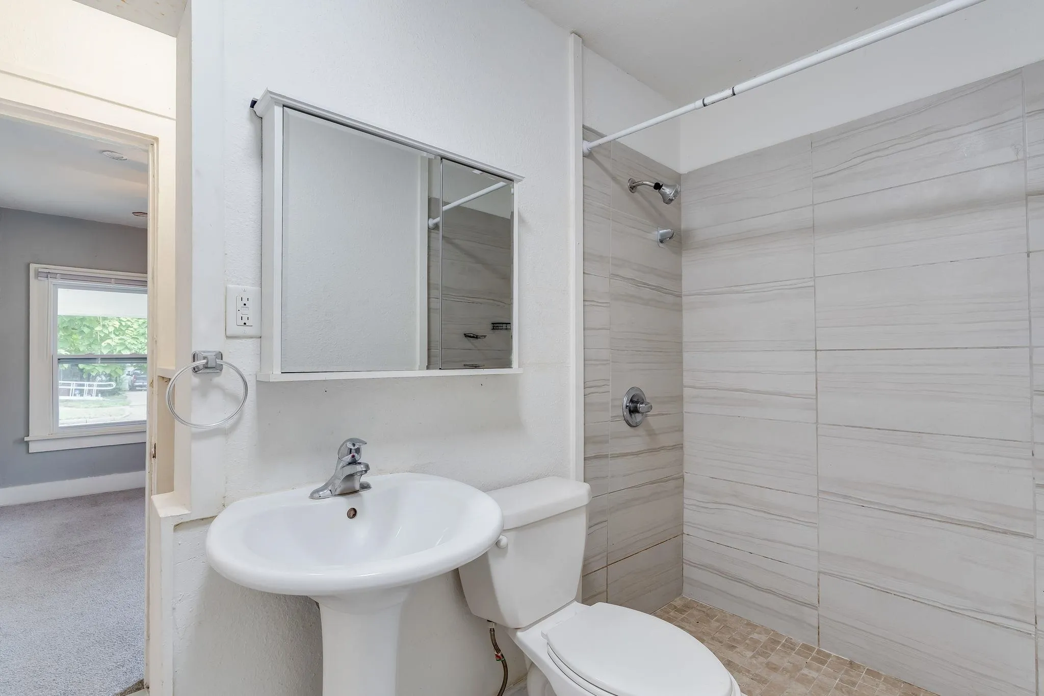 Wichita, Kansas 67213, United States, 3 Bedrooms Bedrooms, ,2 BathroomsBathrooms,Residential,Active,226863