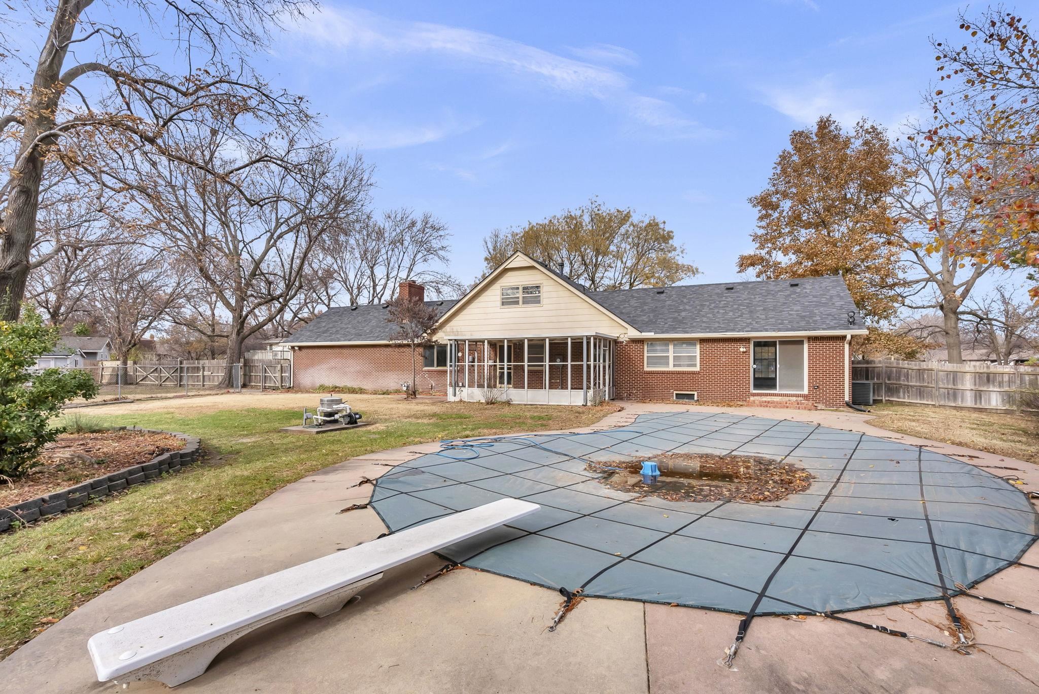 5 Sycamore Ct, Newton, Kansas image 32