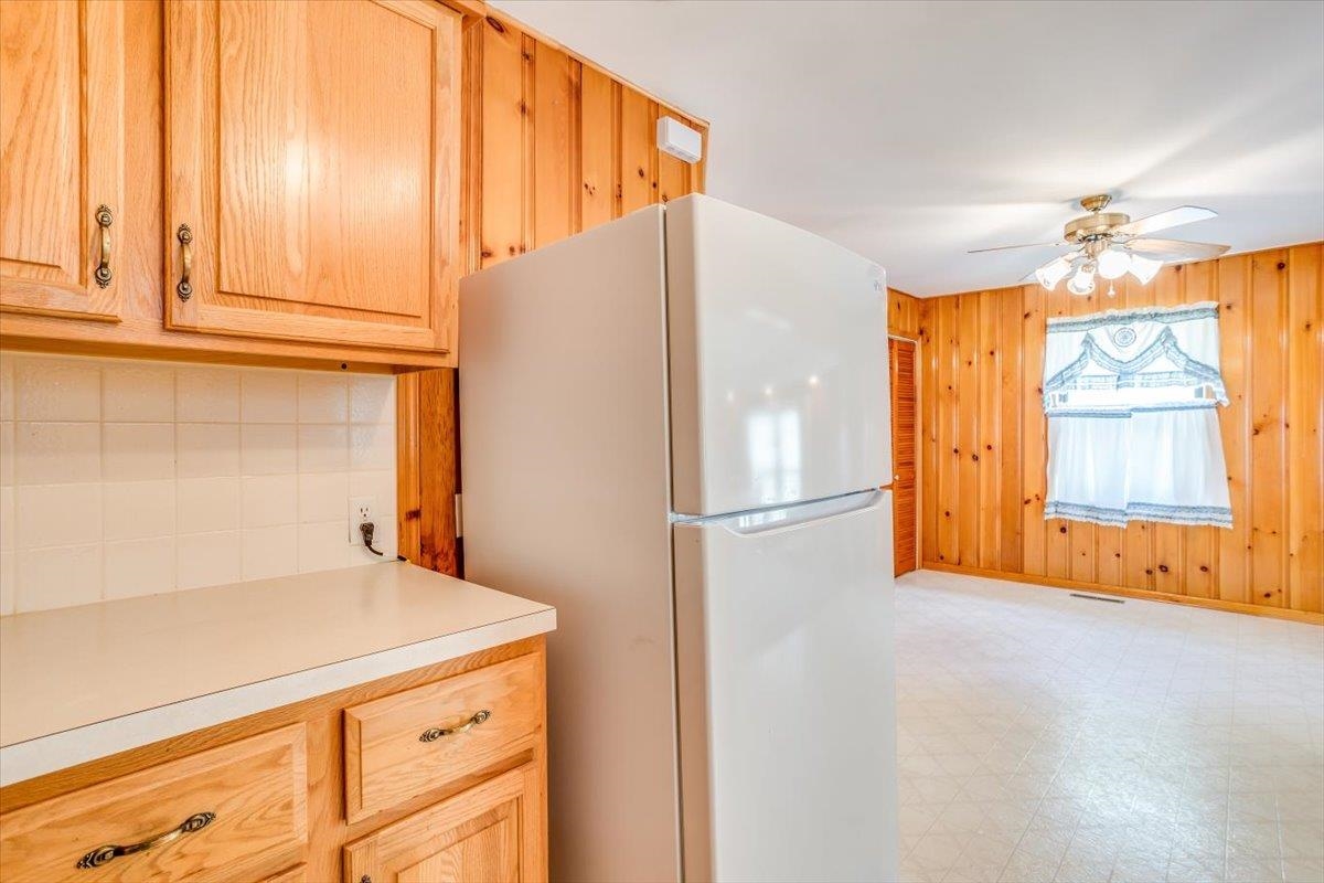 Wichita, Kansas 67211, United States, 3 Bedrooms Bedrooms, ,1 BathroomBathrooms,Residential,Pending,59674