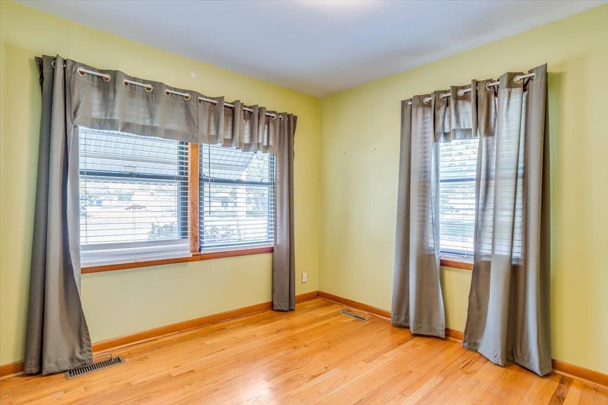 Wichita, Kansas 67211, United States, 3 Bedrooms Bedrooms, ,1 BathroomBathrooms,Residential,Pending,59674