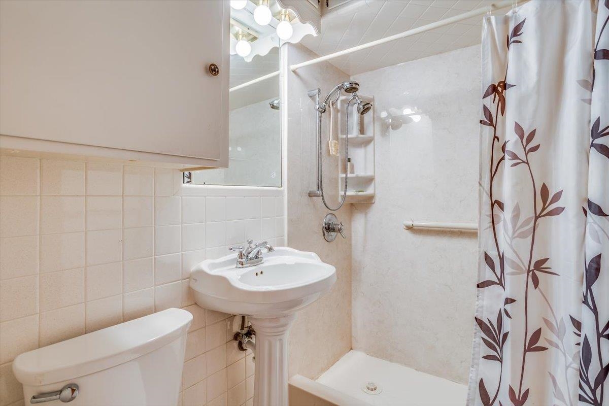 Wichita, Kansas 67211, United States, 3 Bedrooms Bedrooms, ,1 BathroomBathrooms,Residential,Pending,59674