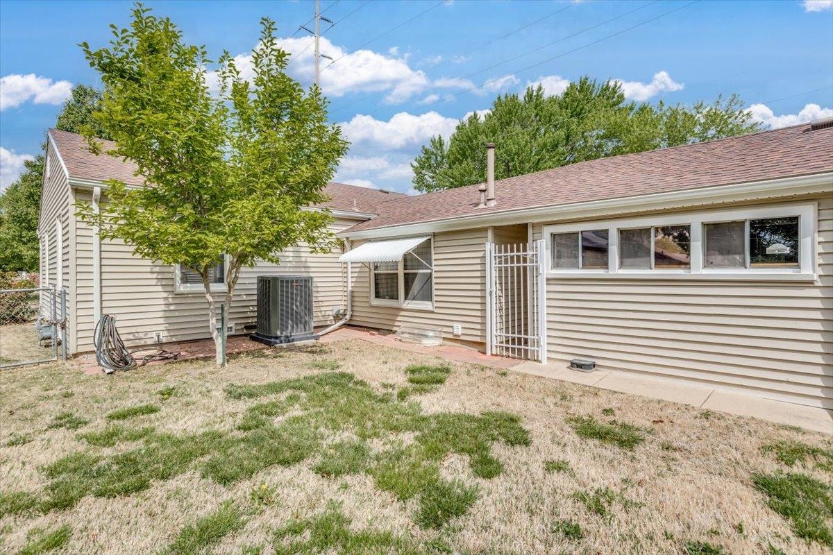 Wichita, Kansas 67211, United States, 3 Bedrooms Bedrooms, ,1 BathroomBathrooms,Residential,Pending,59674