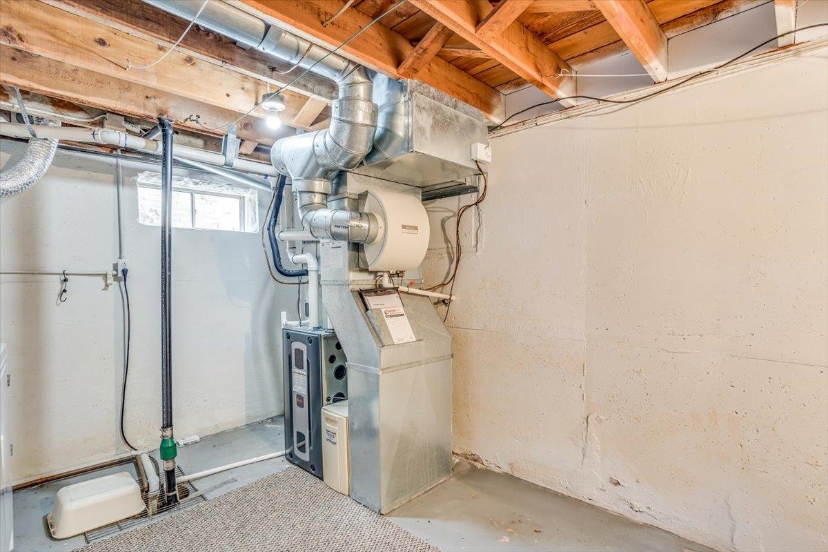 Wichita, Kansas 67211, United States, 3 Bedrooms Bedrooms, ,1 BathroomBathrooms,Residential,Pending,59674