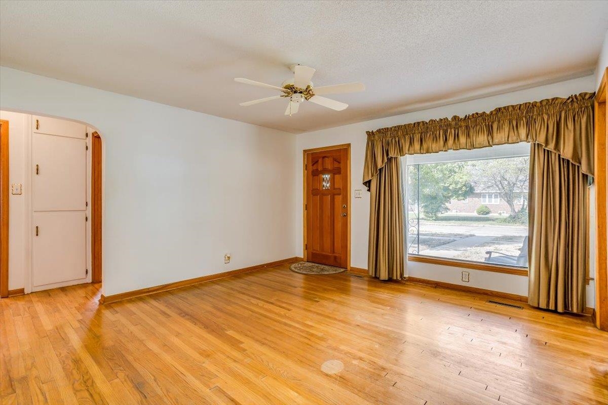 Wichita, Kansas 67211, United States, 3 Bedrooms Bedrooms, ,1 BathroomBathrooms,Residential,Pending,59674