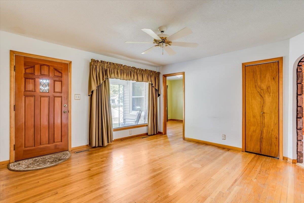 Wichita, Kansas 67211, United States, 3 Bedrooms Bedrooms, ,1 BathroomBathrooms,Residential,Pending,59674