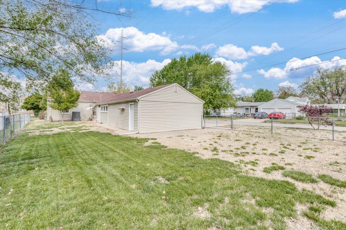 Wichita, Kansas 67211, United States, 3 Bedrooms Bedrooms, ,1 BathroomBathrooms,Residential,Pending,59674