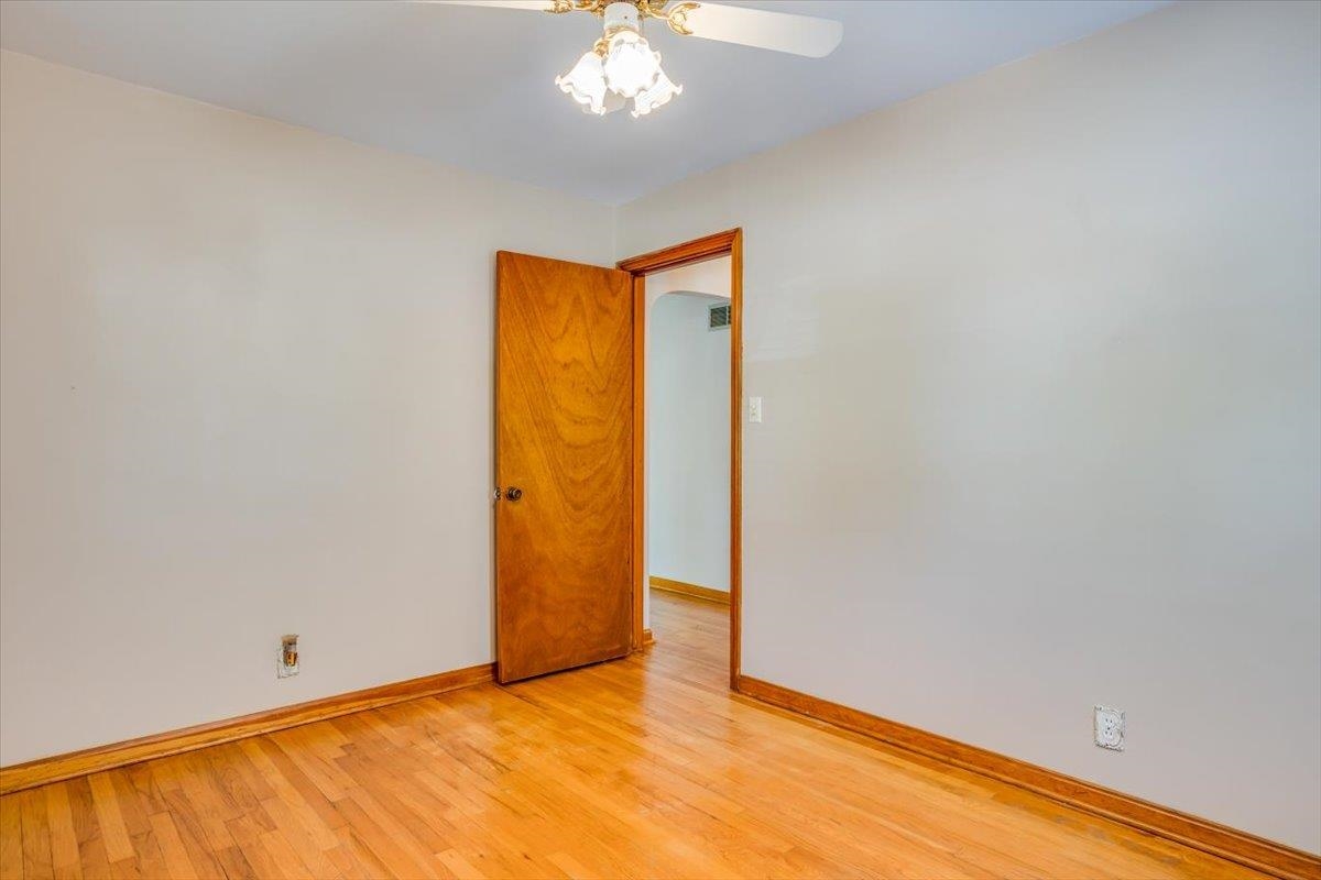 Wichita, Kansas 67211, United States, 3 Bedrooms Bedrooms, ,1 BathroomBathrooms,Residential,Pending,59674