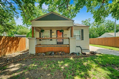 Homes For Sale - 1411 S 10th St<br/> Salina, KS 67401