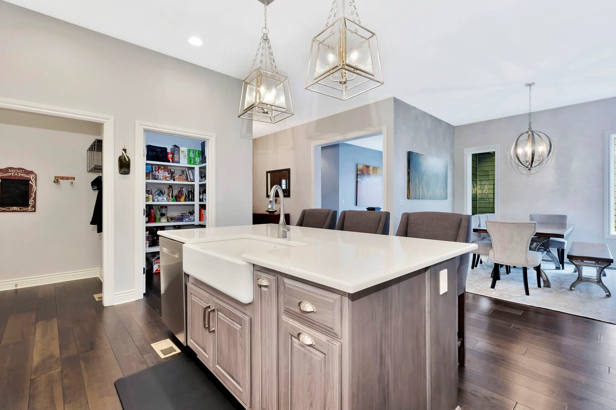 Wichita, Kansas 67206, United States, 4 Bedrooms Bedrooms, ,3 BathroomsBathrooms,Residential,Active,98187