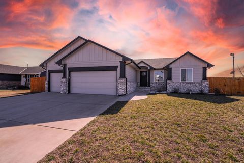 Homes For Sale - 2203 E Watercress St<br/> Butler County, Andover, KS 67002