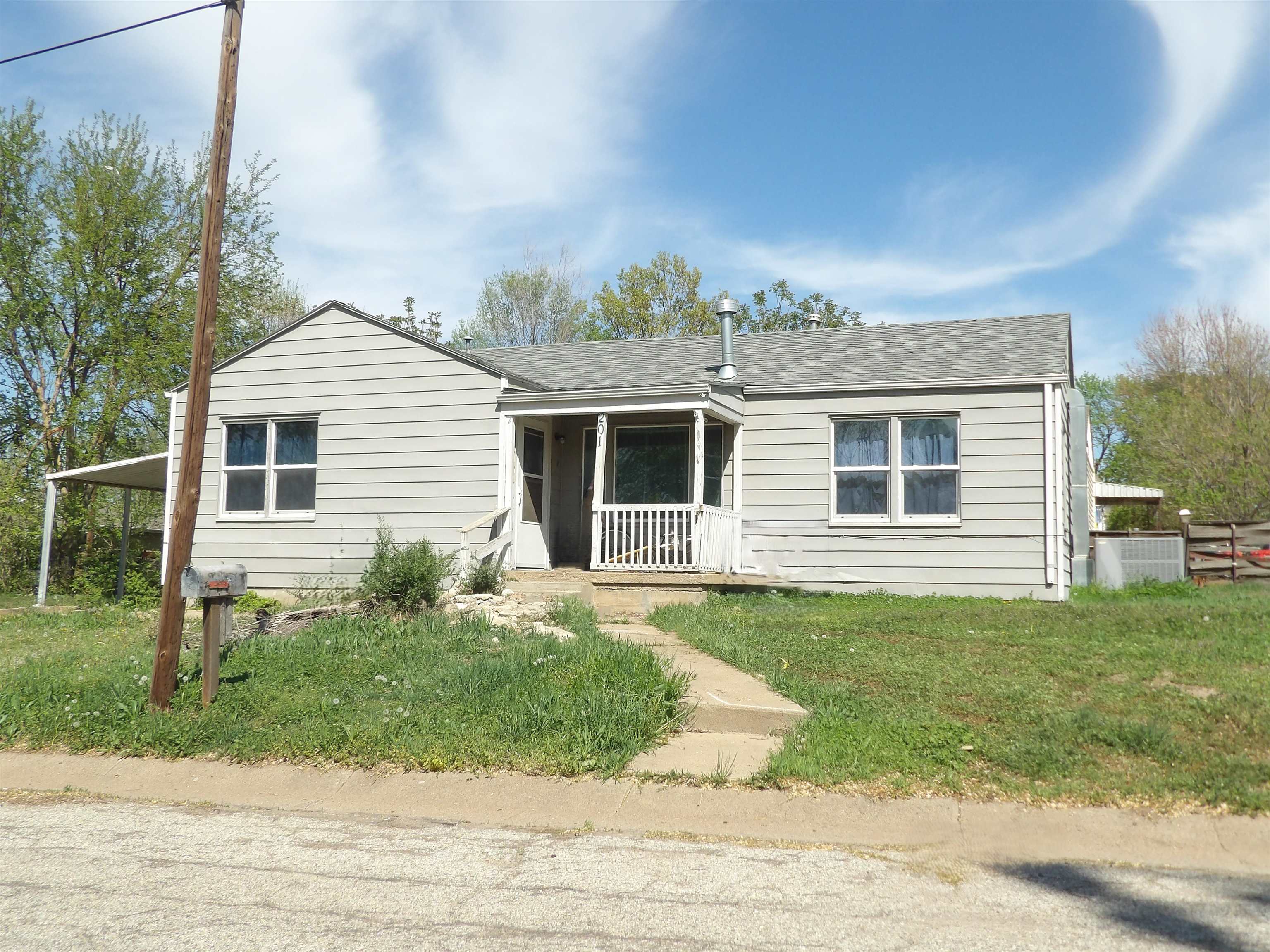 201 N Cherry St, Wellington, Kansas image 1