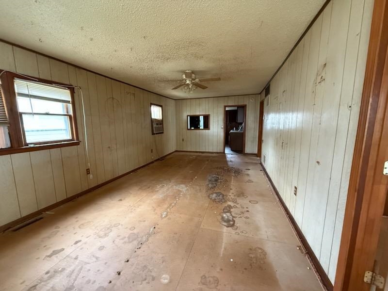915 N 8th St, Salina, Kansas image 2