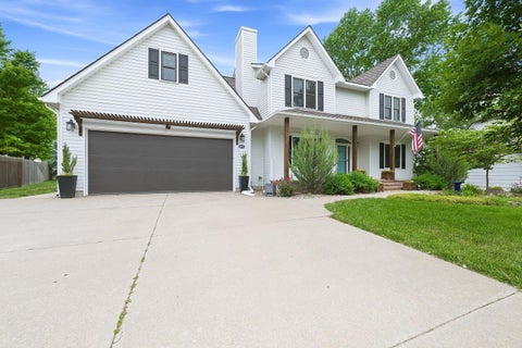 Townhouse For Sale - 1603 N Woodridge Ct<br/> Wichita, KS 67206