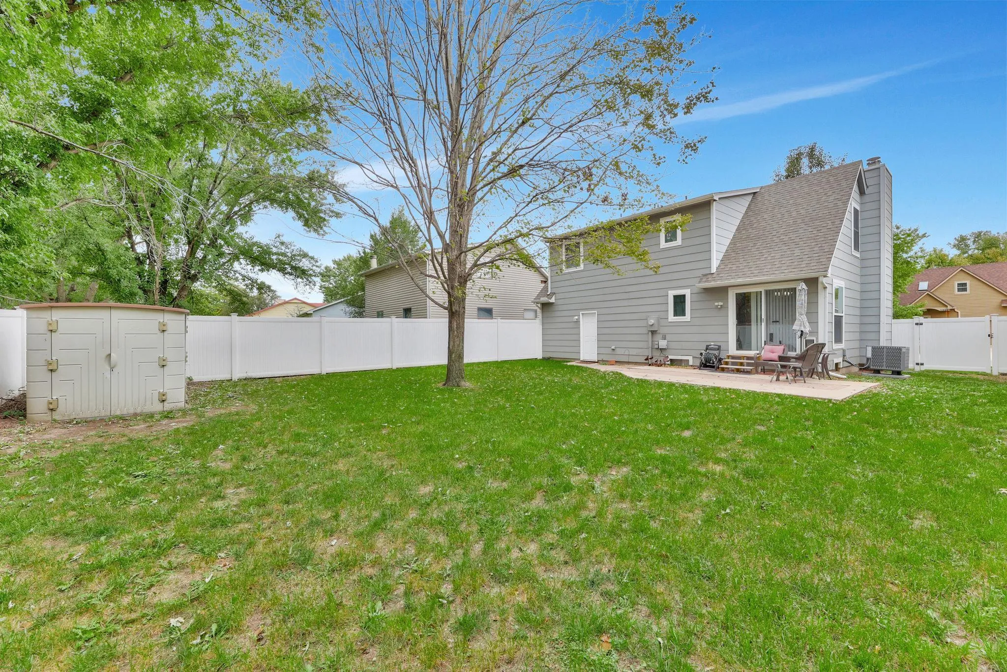 Wichita, Kansas 67209, United States, 2 Bedrooms Bedrooms, ,3 BathroomsBathrooms,Residential,Active,225533