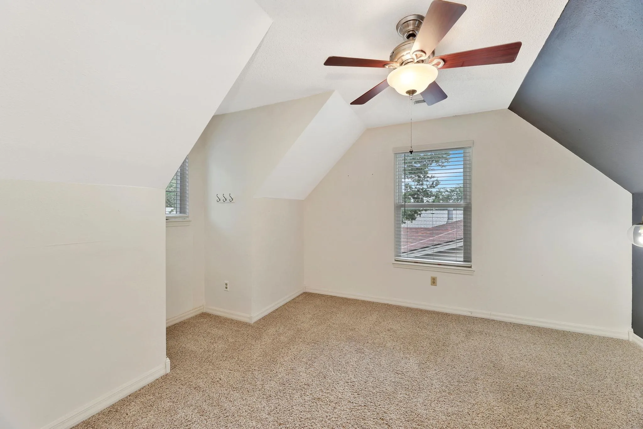 Wichita, Kansas 67209, United States, 2 Bedrooms Bedrooms, ,3 BathroomsBathrooms,Residential,Active,225533