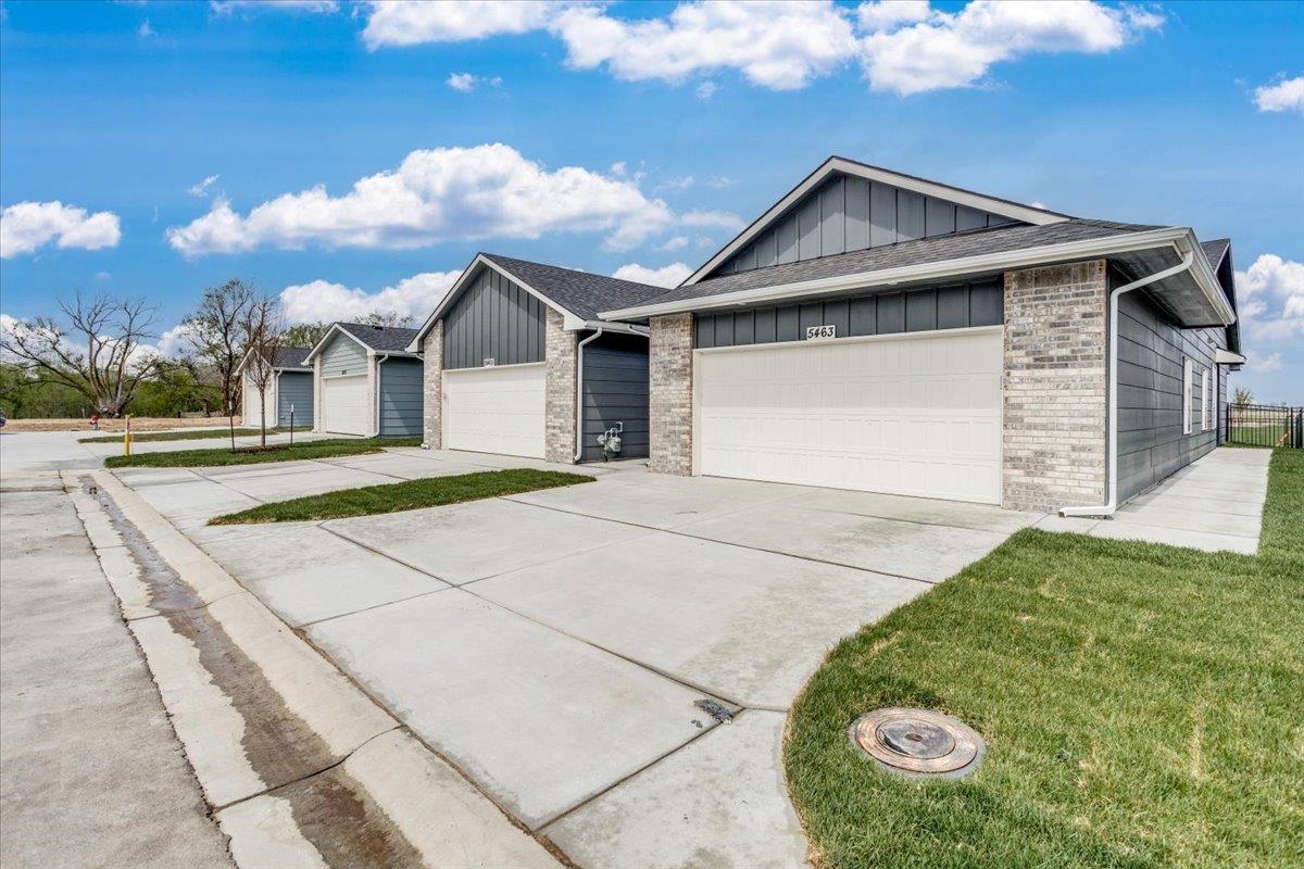 5465 Briskbay Ct, Maize, Kansas image 2