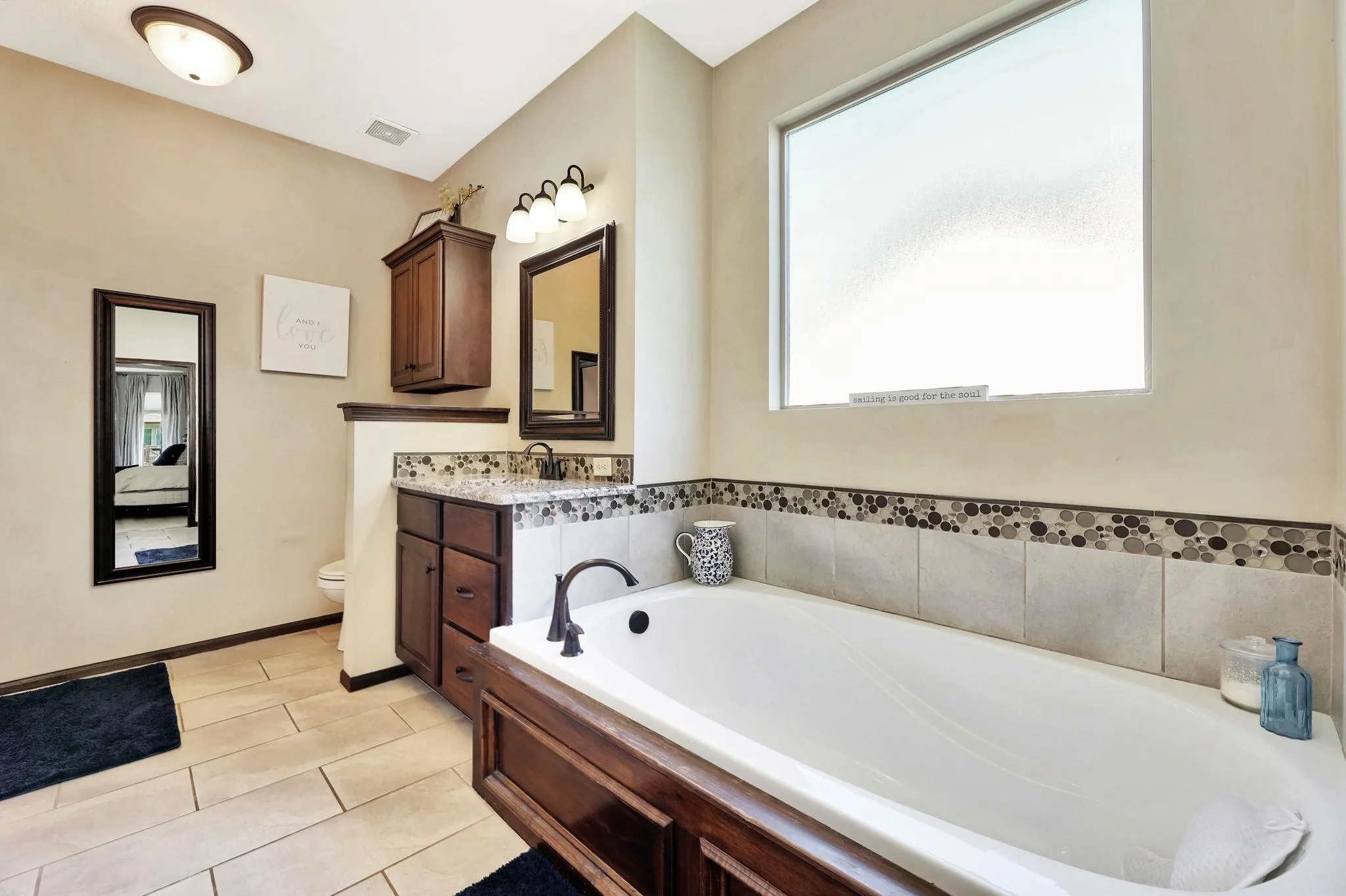 Wichita, Kansas 67205, United States, 5 Bedrooms Bedrooms, ,3 BathroomsBathrooms,Residential,Pending,43893