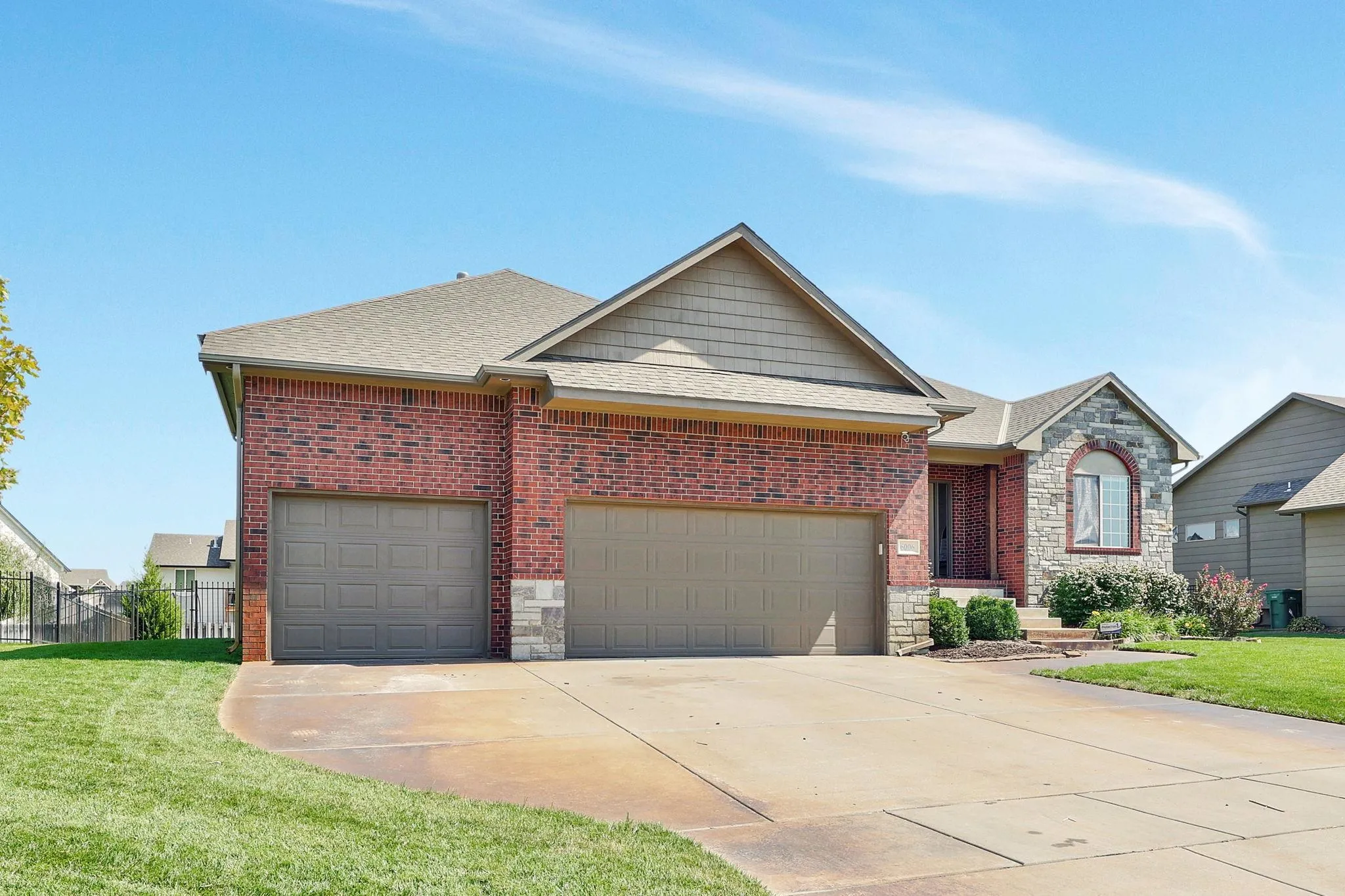 Wichita, Kansas 67205, United States, 5 Bedrooms Bedrooms, ,3 BathroomsBathrooms,Residential,Pending,43893